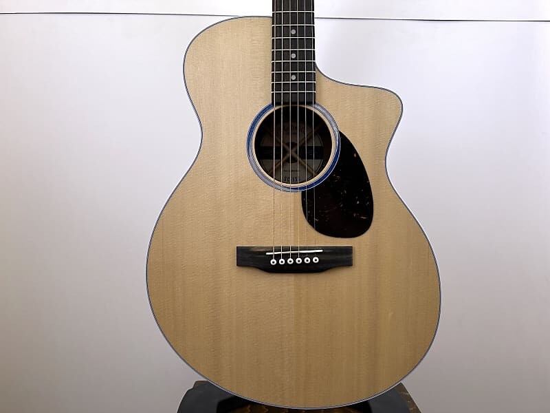 

Акустическая гитара Martin SC-13E Sitka/Koa Veneer w/ Soft Case M2755686