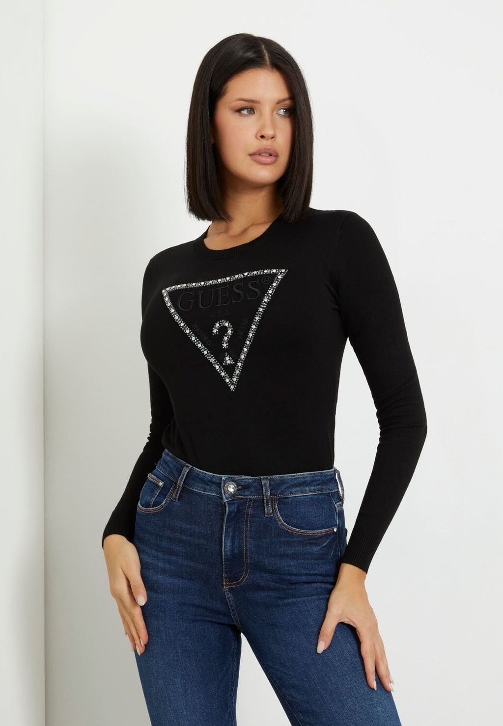 

Свитер Mit Logodreieck Guess, цвет schwarz