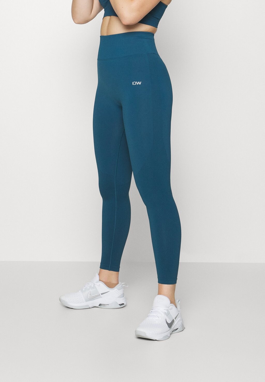 

Леггинсы DEFINE SEAMLESS SCRUNCH ICANIWILL, цвет teal