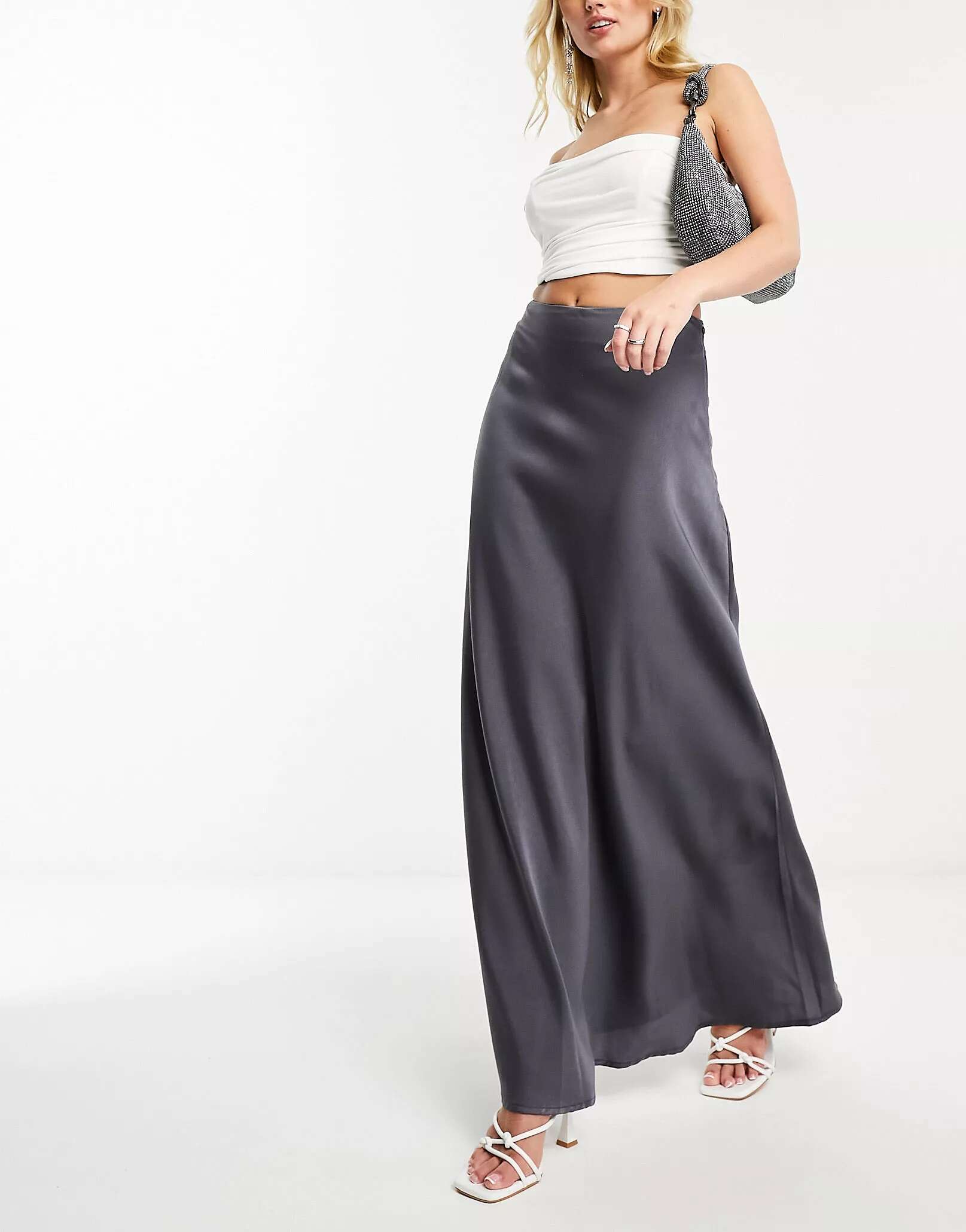 Темно-серая атласная юбка макси NaaNaa с диагональным узором юбка island серая с узором 44 размер новая