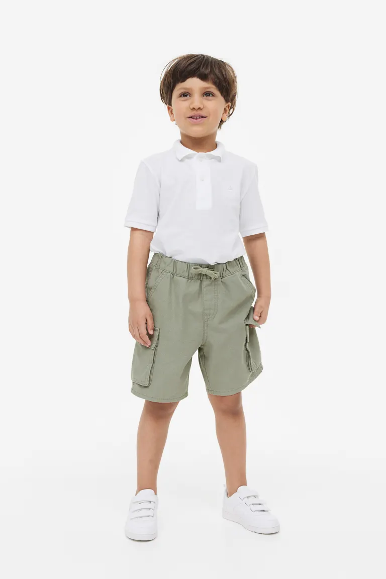 

Хлопковые шорты карго H&M, зеленый