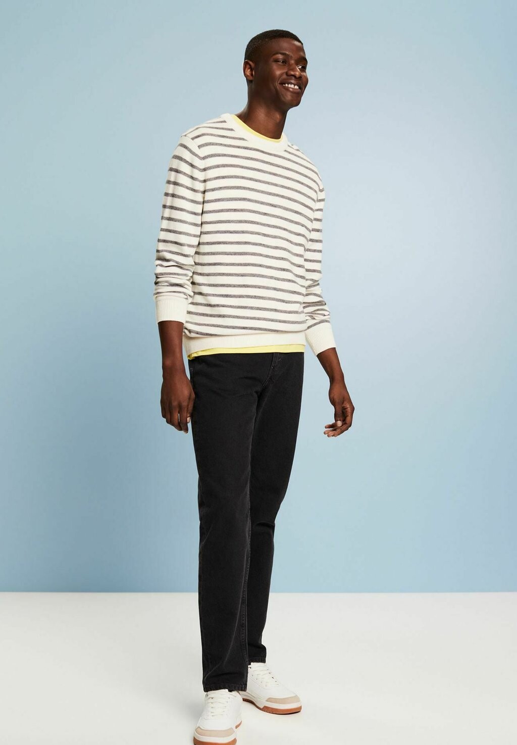 

Джинсы зауженного кроя Esprit, цвет black dark wash