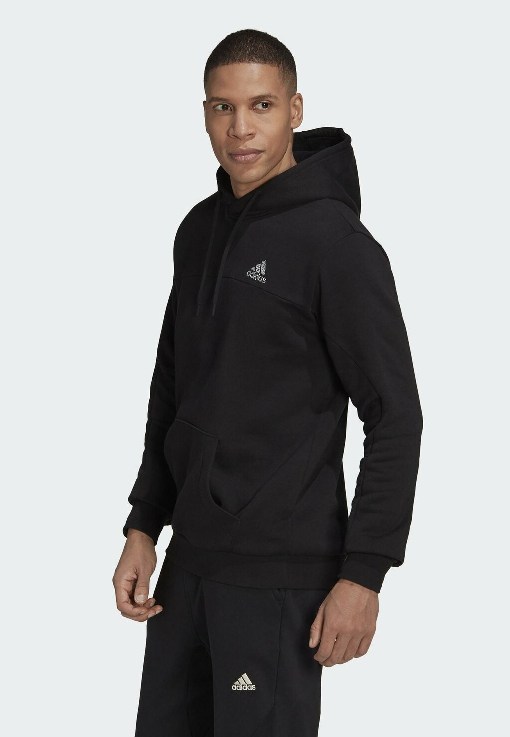 

Худи Adidas