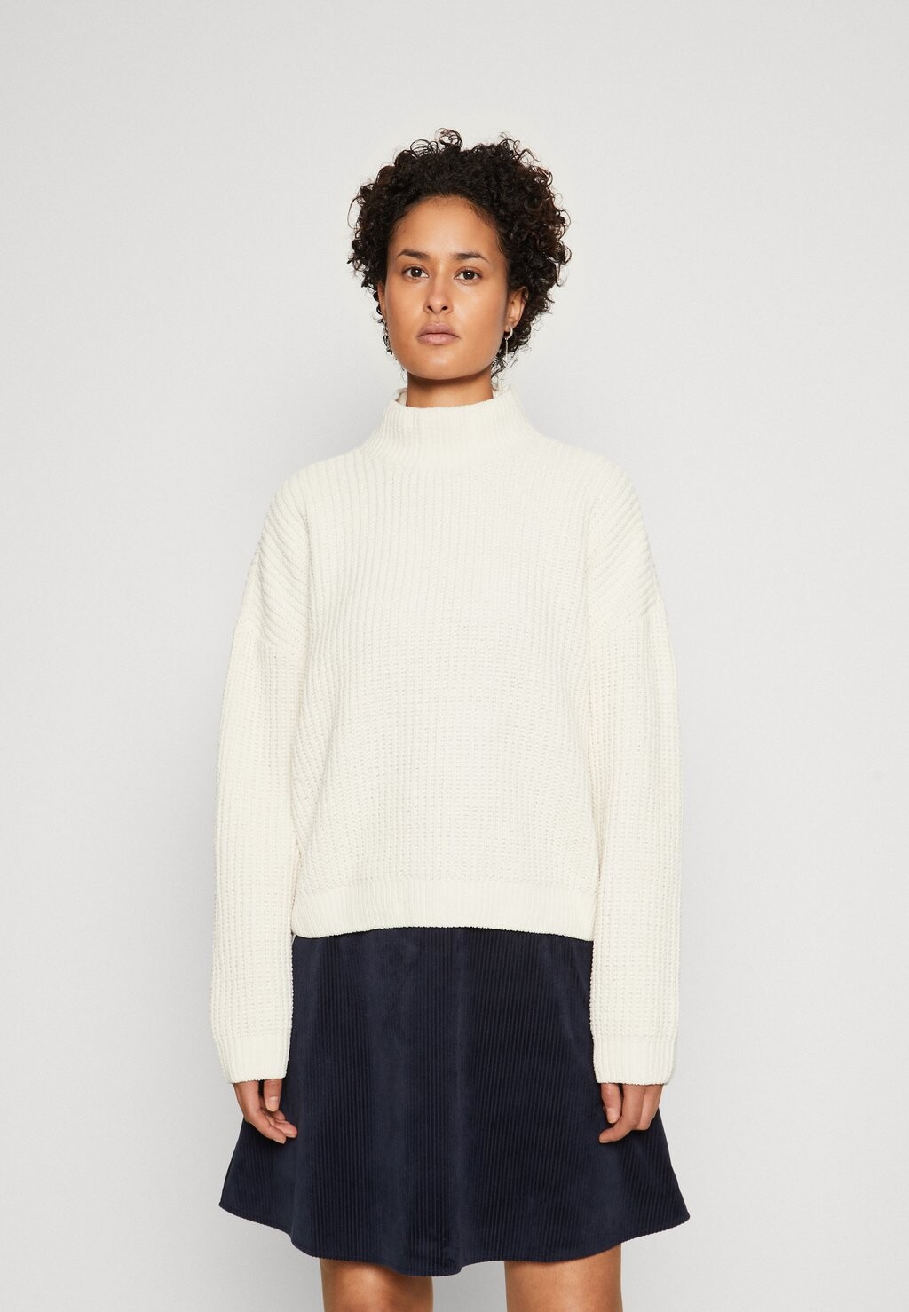 

Свитшот Vero Moda ВМКАЯ ВЫСОКАЯ, цвет birch