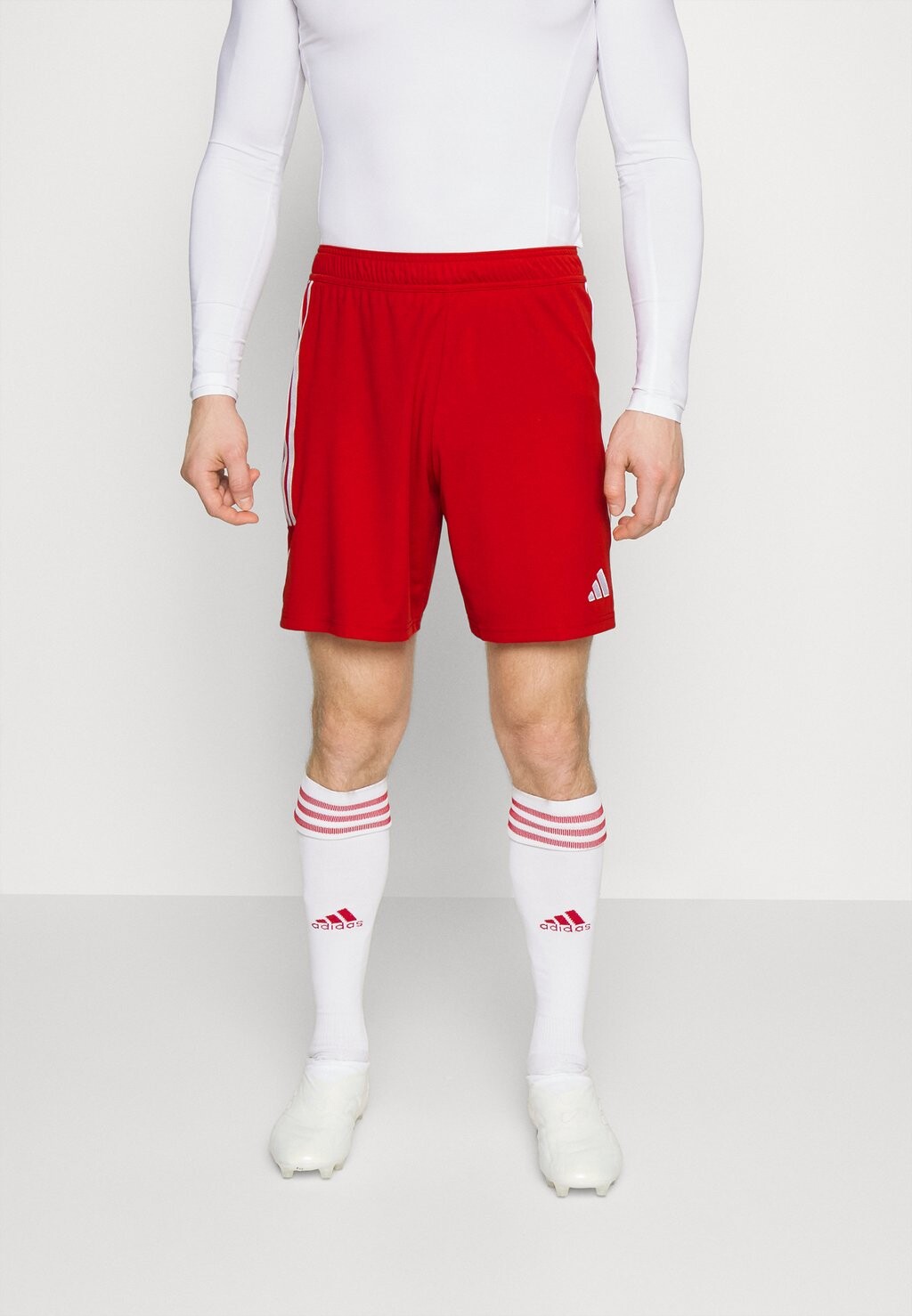 

Спортивные шорты Adidas