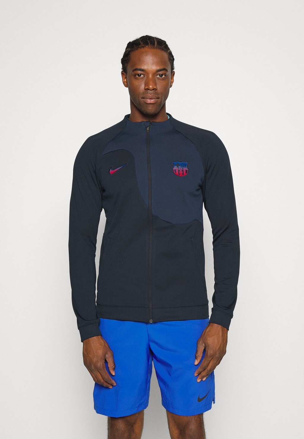 

Спортивная куртка Nike