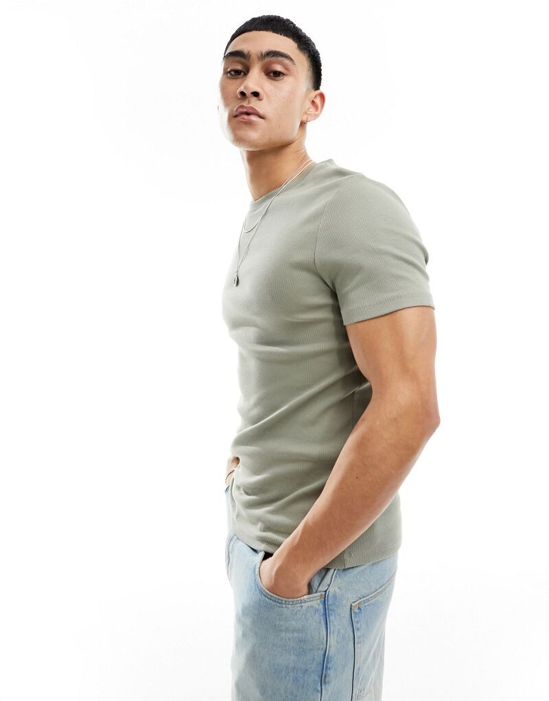 

Футболка цвета хаки в рубчик в рубчик ASOS DESIGN