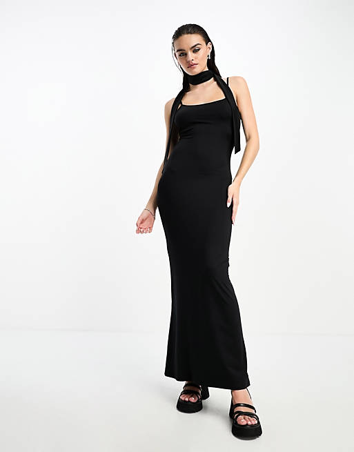 Черное облегающее платье макси с бретелями Bershka платье bershka облегающее 42 размер