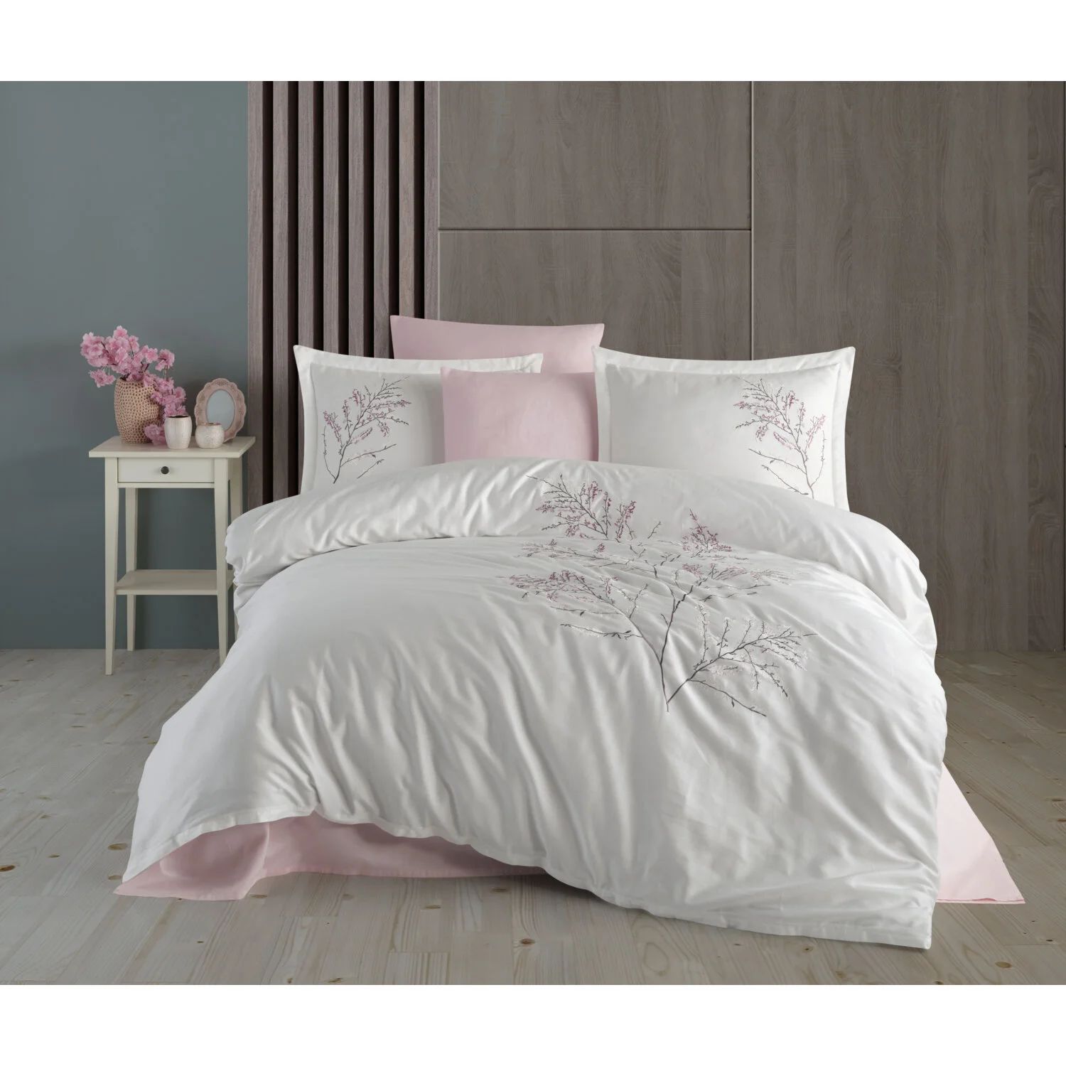 Комплект постельного белья кремового цвета с кружевной вышивкой Blesk