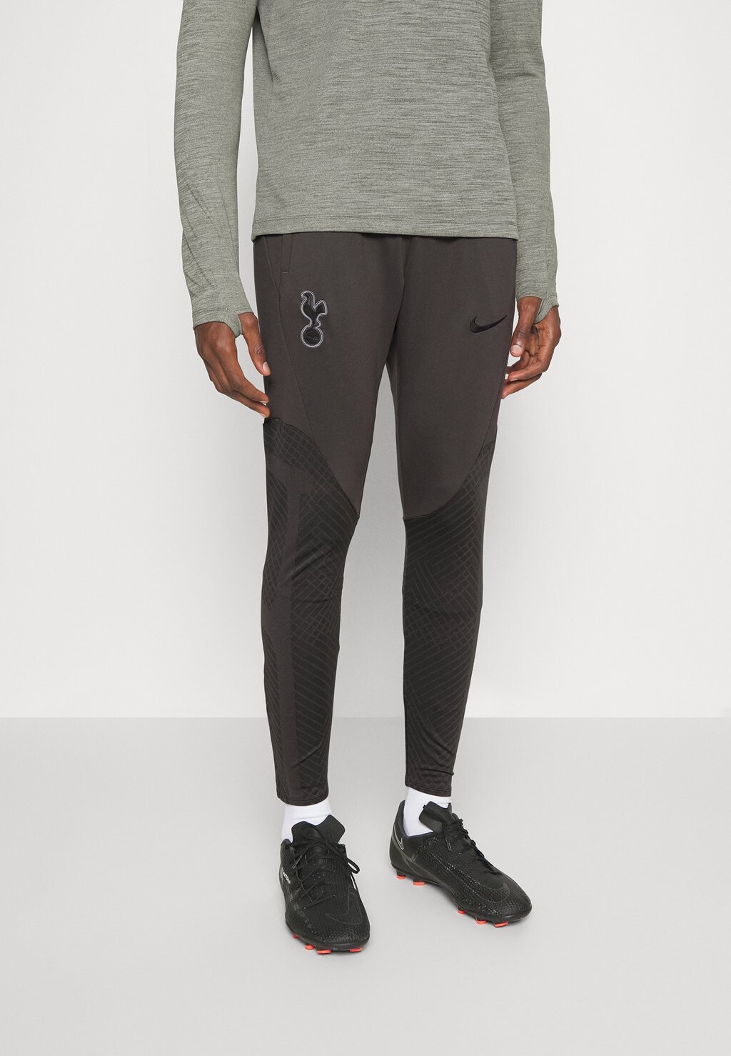 

Спортивные брюки Nike