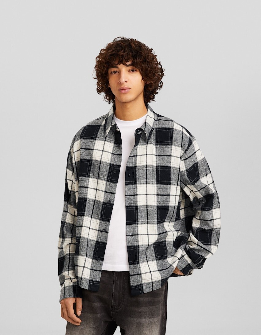 

Короткая клетчатая рубашка с длинными рукавами Bershka, черный