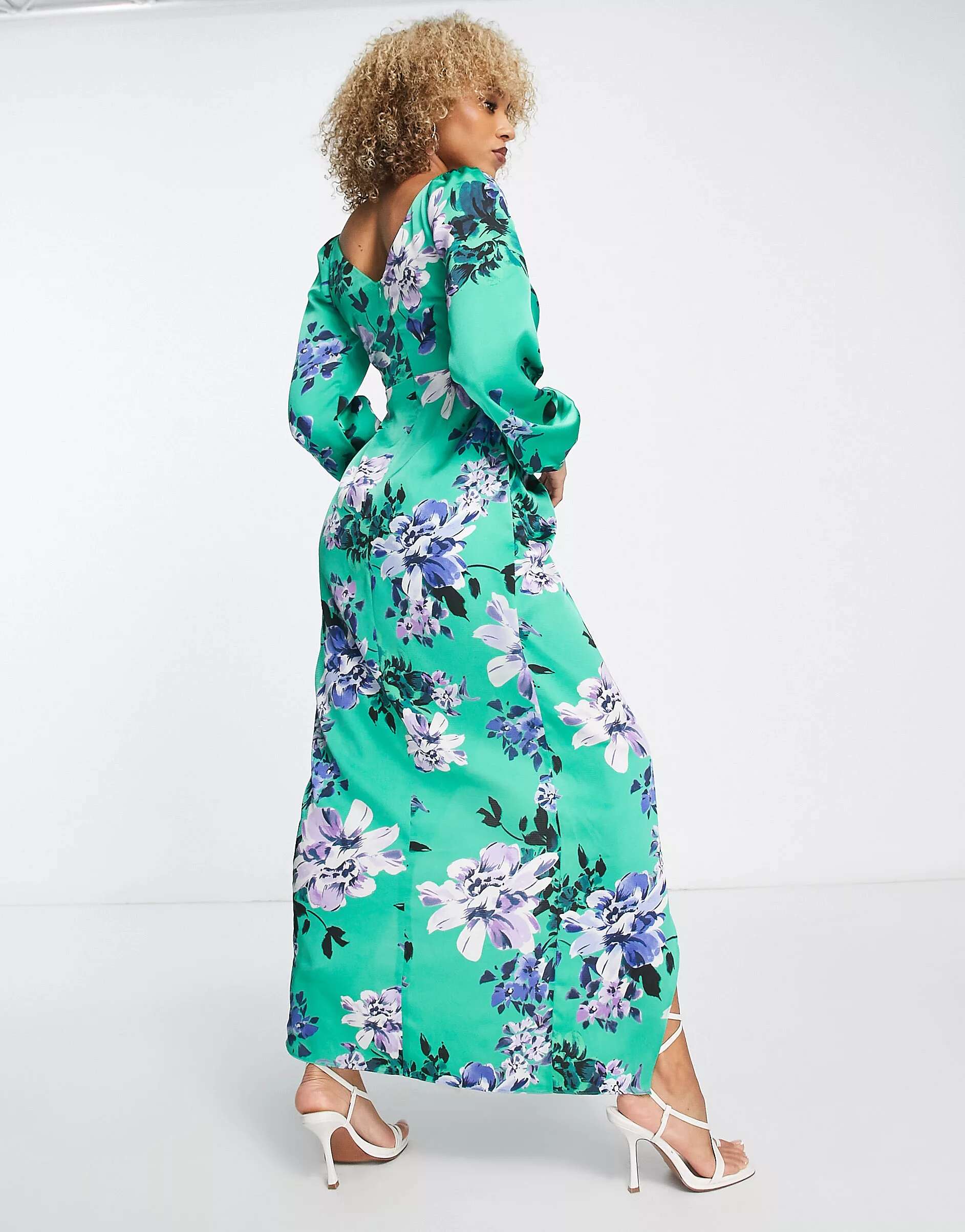 Платье макси из ликерного атласа с запахом и рукавами-блузонами с зеленым цветочным принтом Liquorish фото