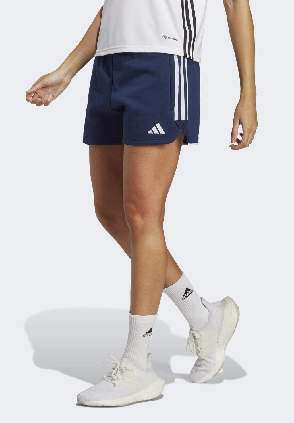 

Спортивные шорты темно-синего цвета Adidas, темно-синий