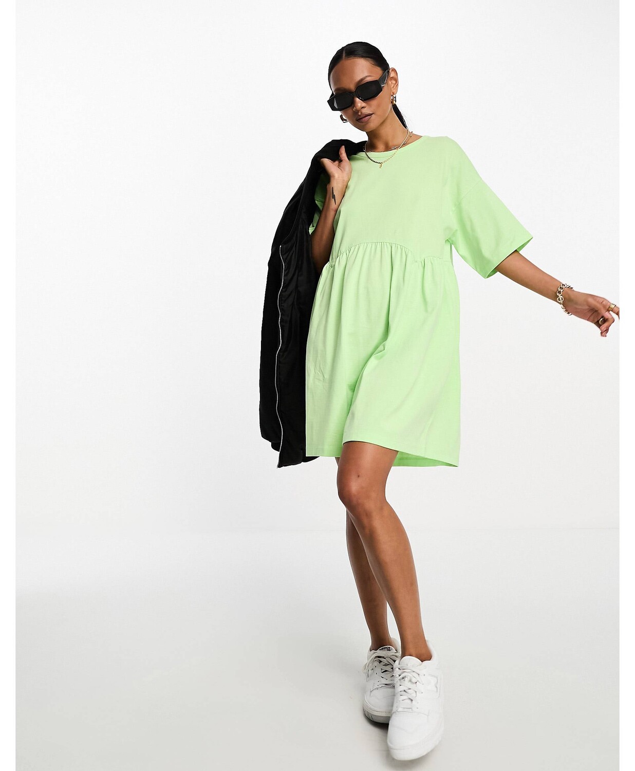 

Светло-зеленое платье мини со швами и короткими рукавами ASOS DESIGN