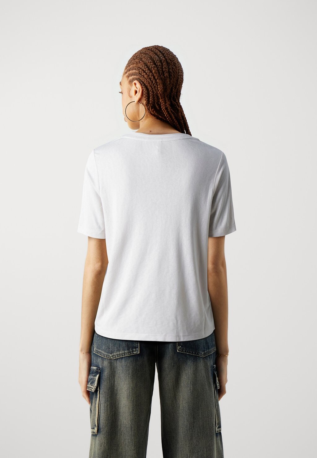 

Базовая футболка Onlelise V Neck ONLY, кремовый