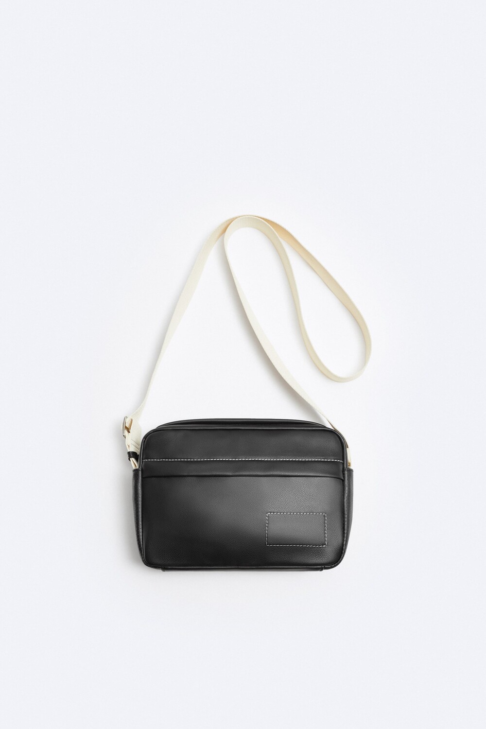 

Сумка на плече с декоративной прошивкой Zara, черный