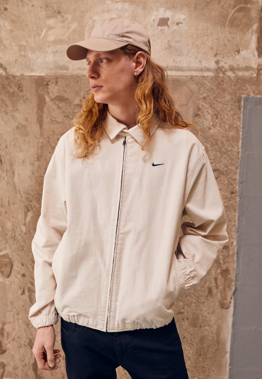 

Бомбер Nike