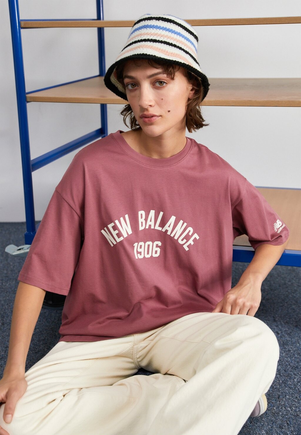 

Футболка с принтом New Balance, Коричневый