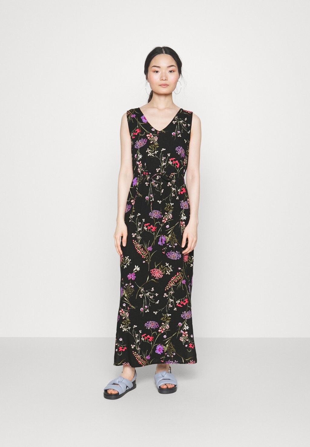 

Длинное платье Vero Moda, черный
