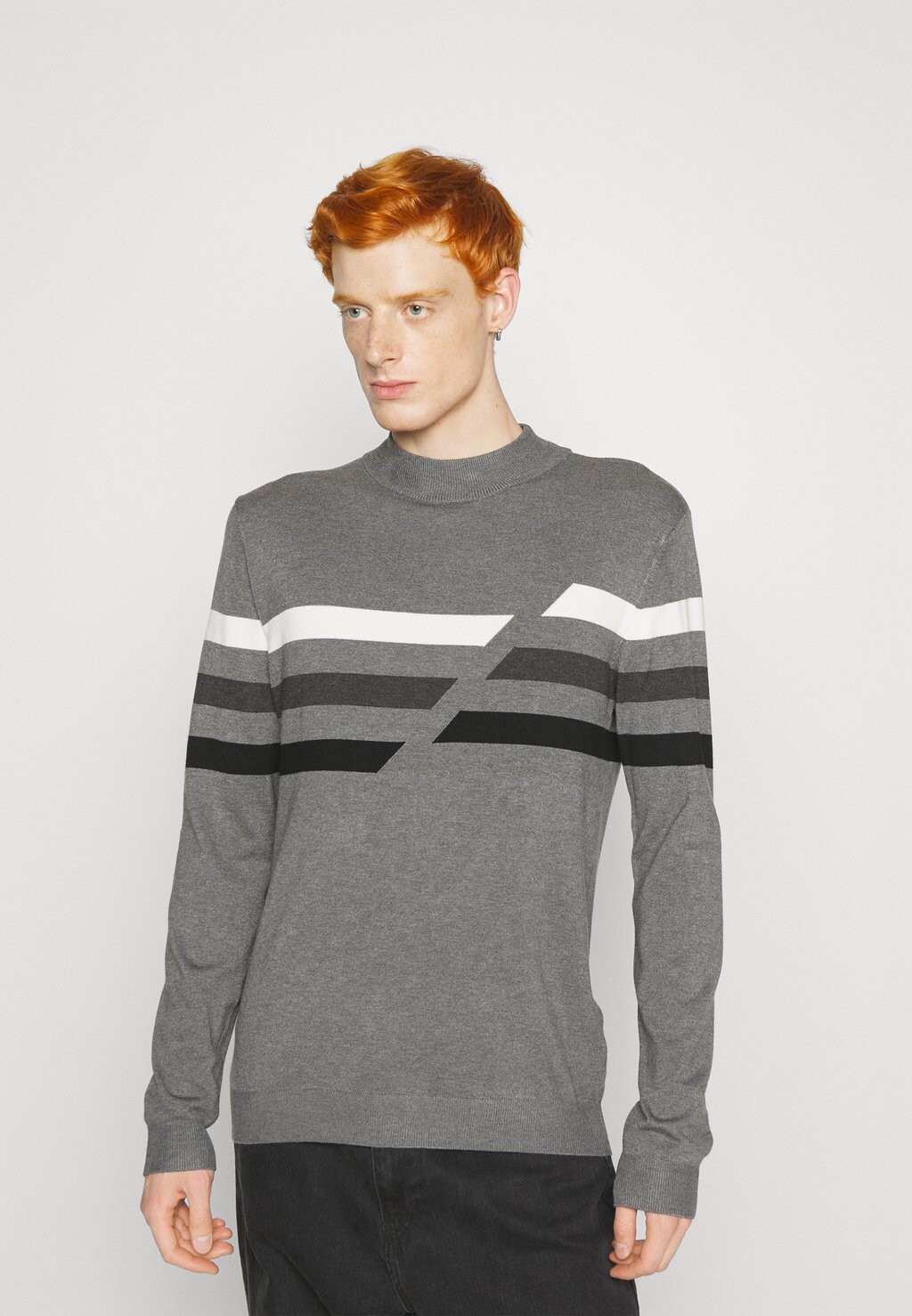 

Свитер Slim Fit In Blend Stripes Antony Morato, цвет medium grey melange