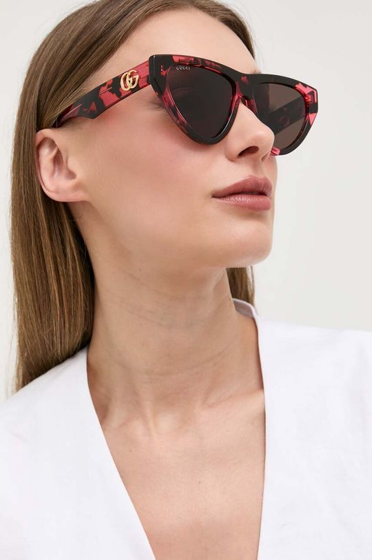 цена Солнечные очки Gucci, мультиколор