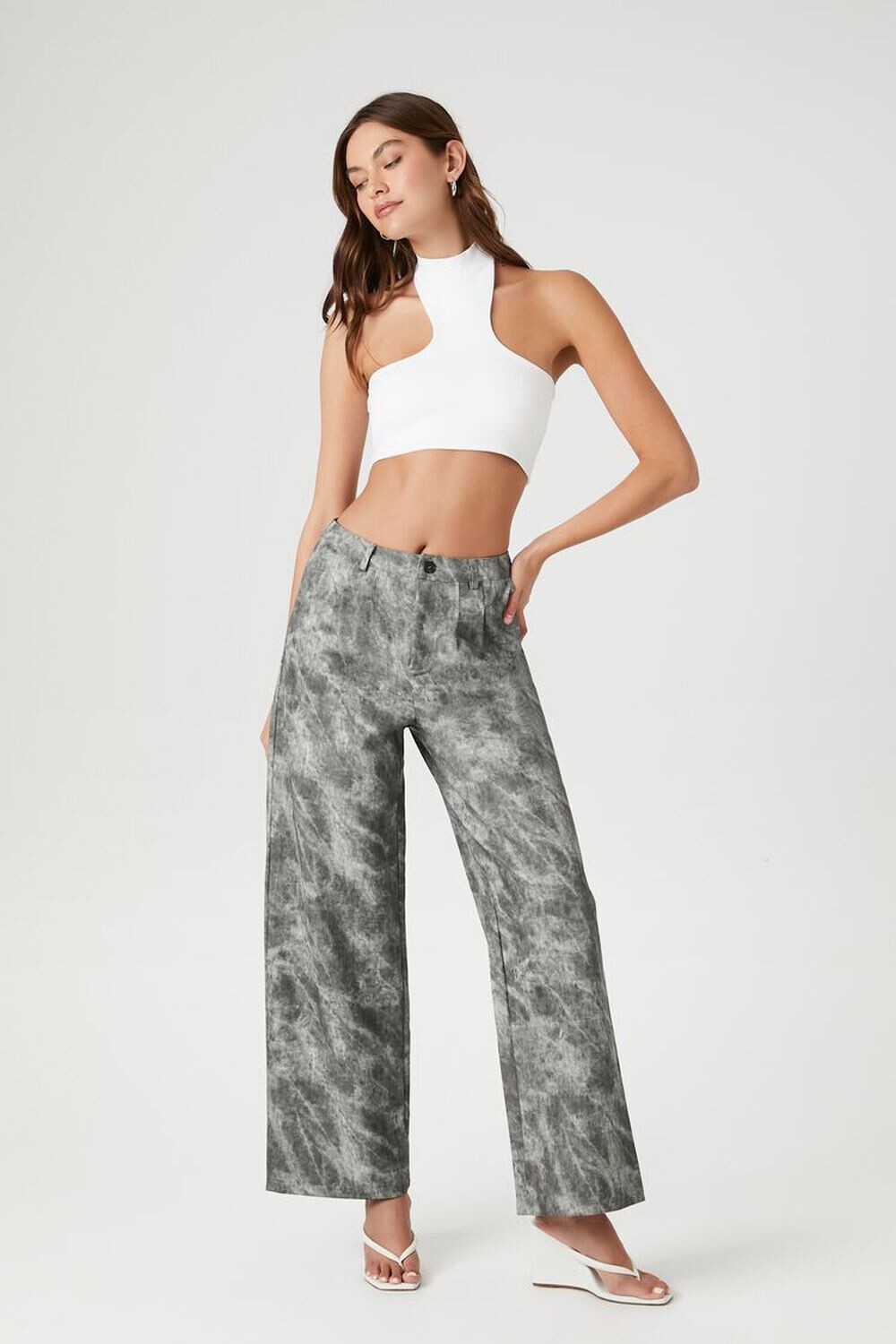 

Брюки из искусственной кожи с мраморным принтом Forever 21, серый