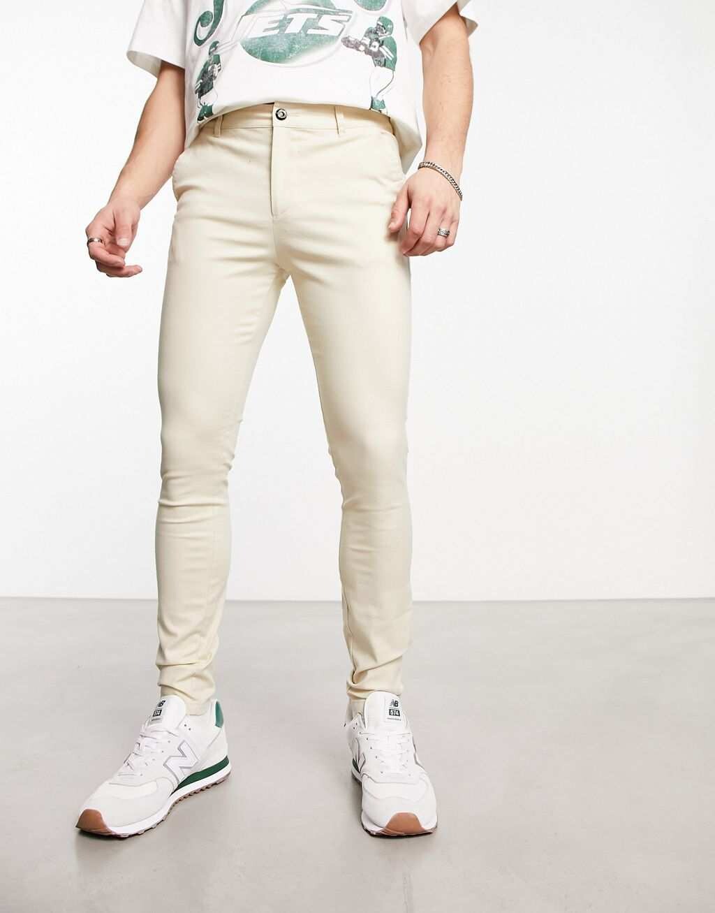 

Бежевые брюки-чиносы ASOS DESIGN