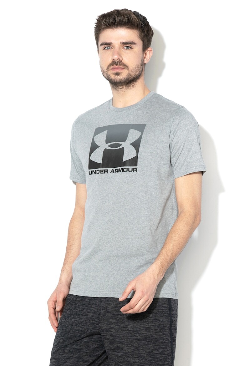 

Спортивная футболка в коробочке с логотипом Under Armour, серый
