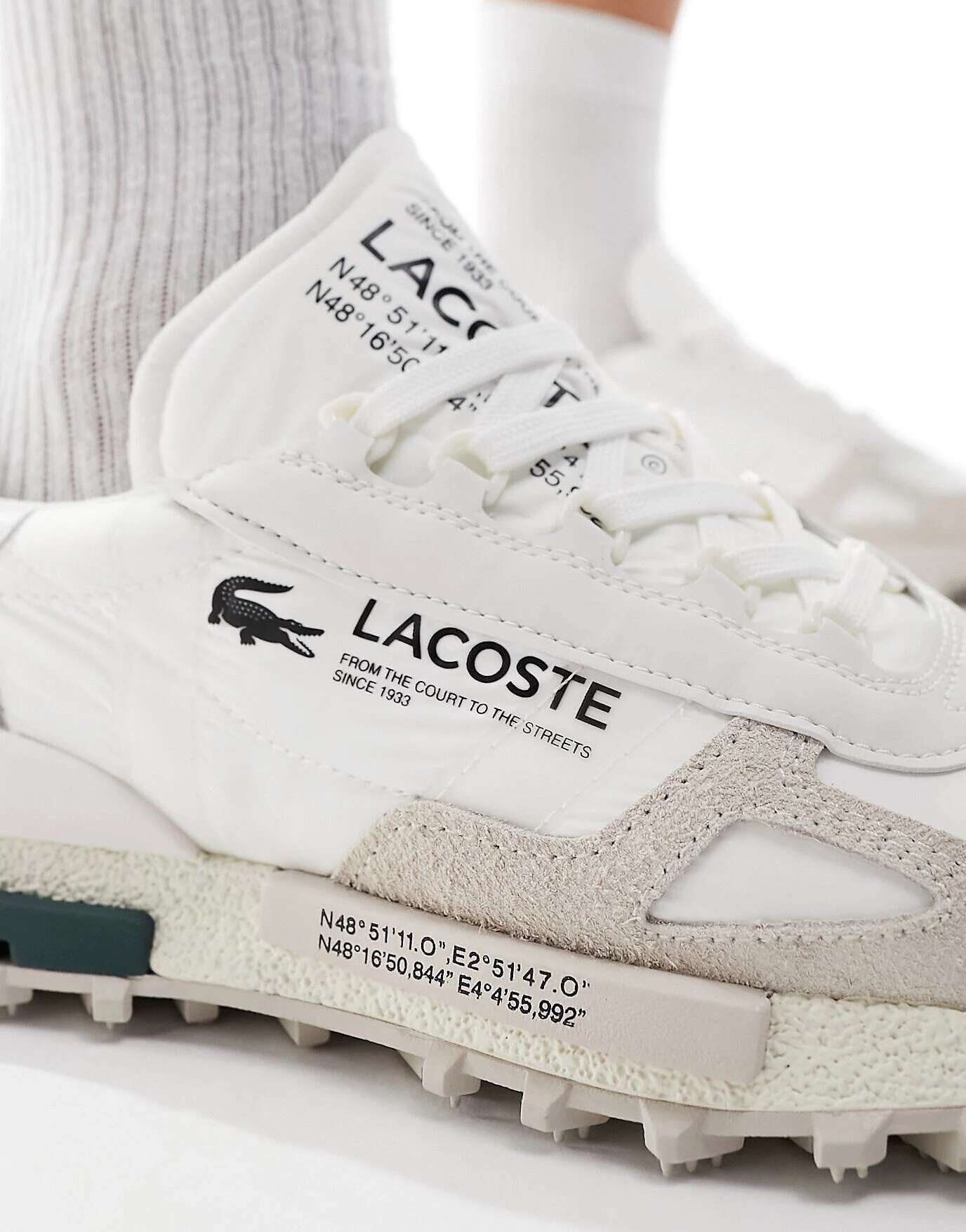 

Белые кроссовки для активного отдыха Lacoste Elite