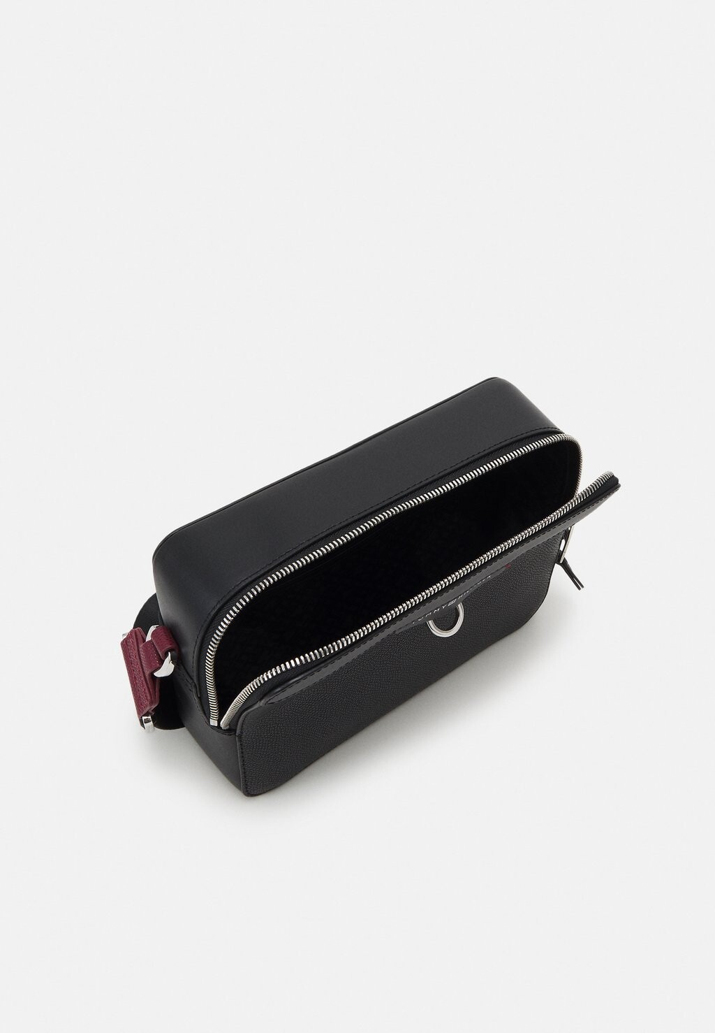 

Сумка для фотоаппарата Tommy Hilfiger STRUCTURED CAMERA BAG UNISEX, черный