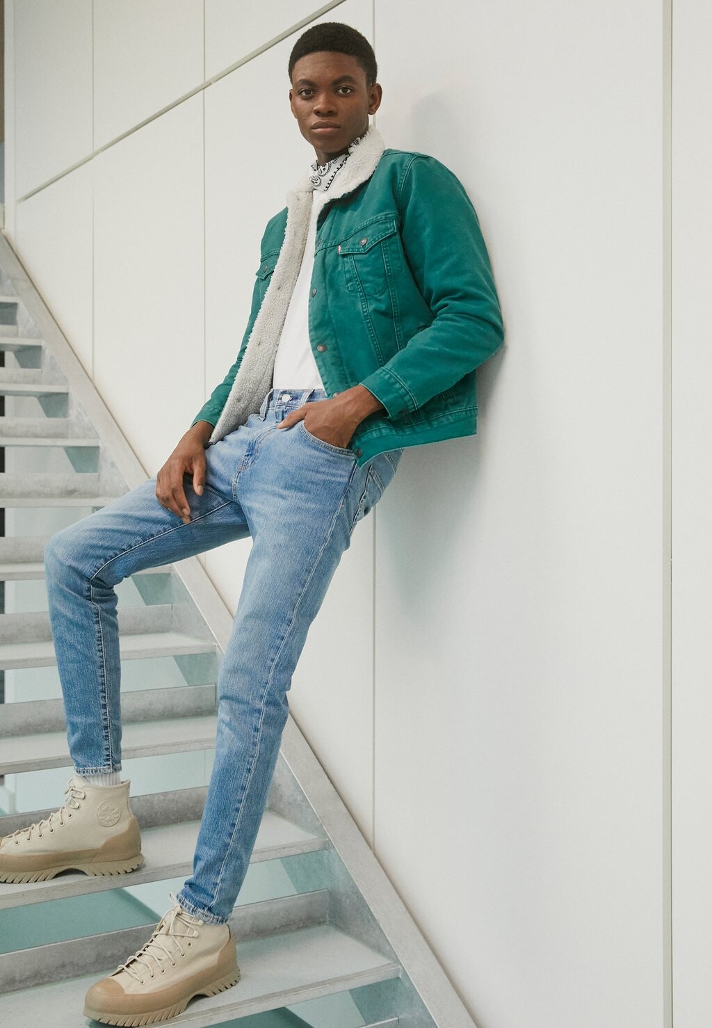 

Зауженные джинсы Levi's
