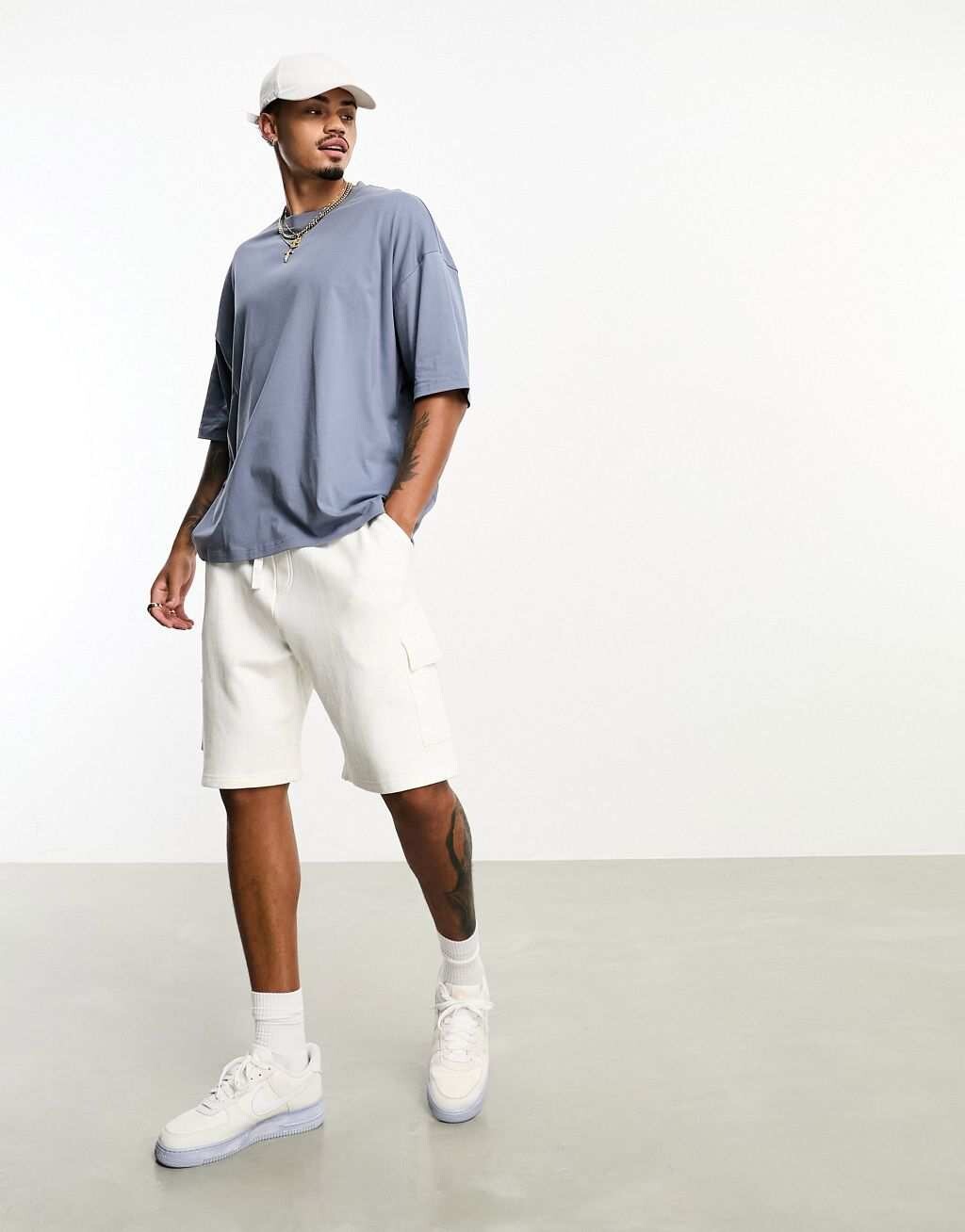 

Голубая оверсайз-футболка с круглым вырезом ASOS DESIGN