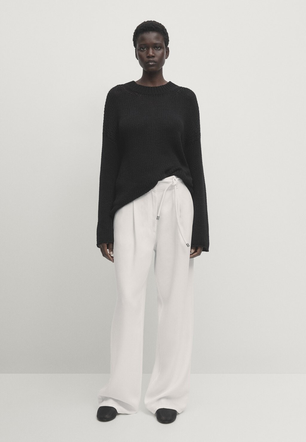 

Вязаный свитер CREW NECK Massimo Dutti, цвет black