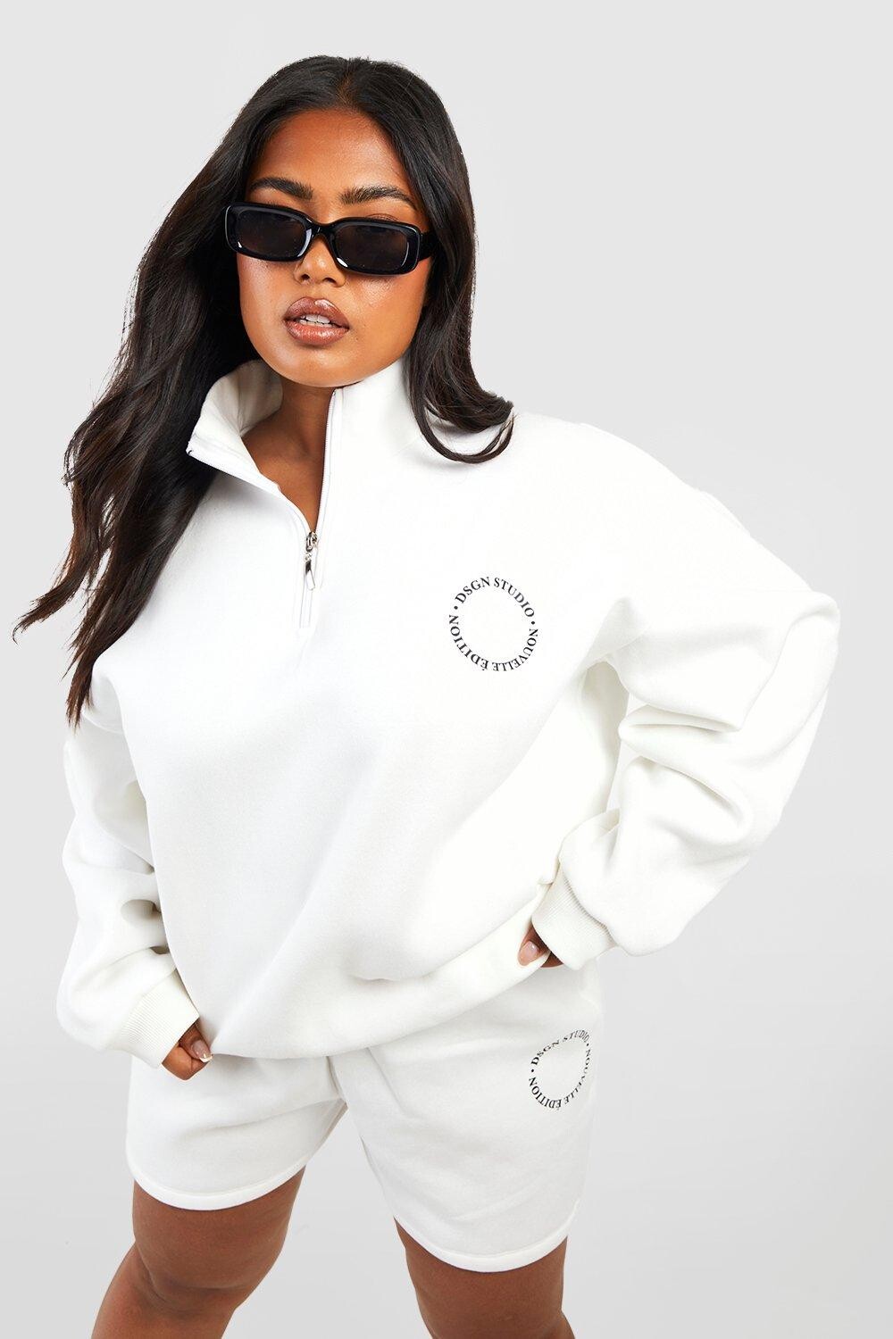 

Короткий спортивный костюм plus dsgn studio Boohoo, экру