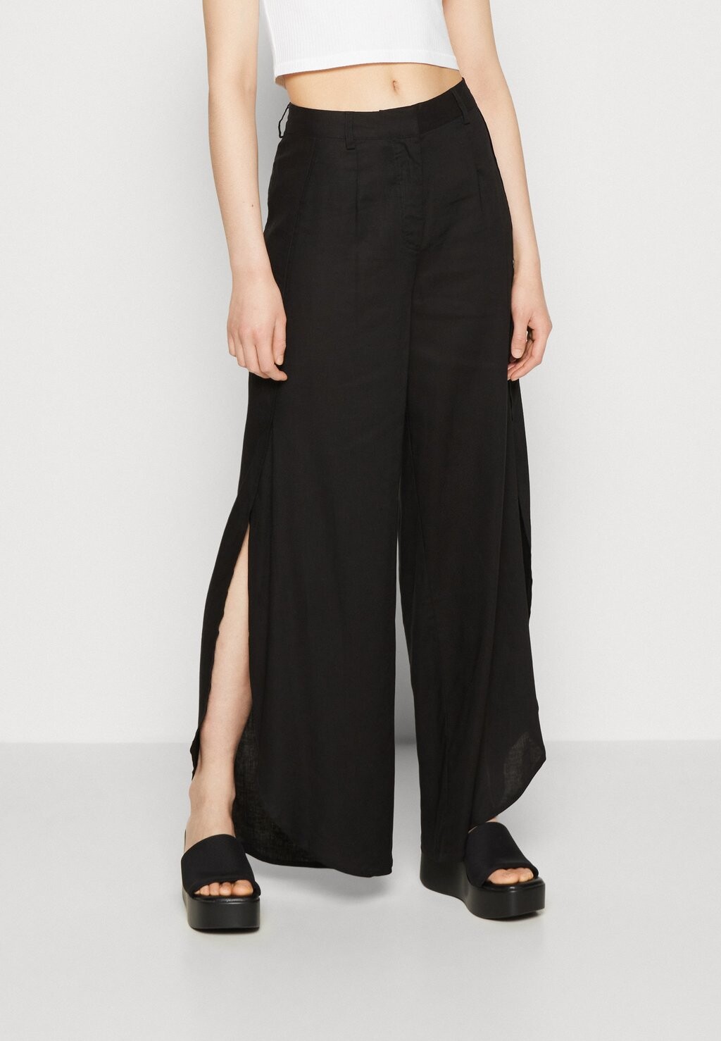 

Брюки Aware by Vero Moda, черный
