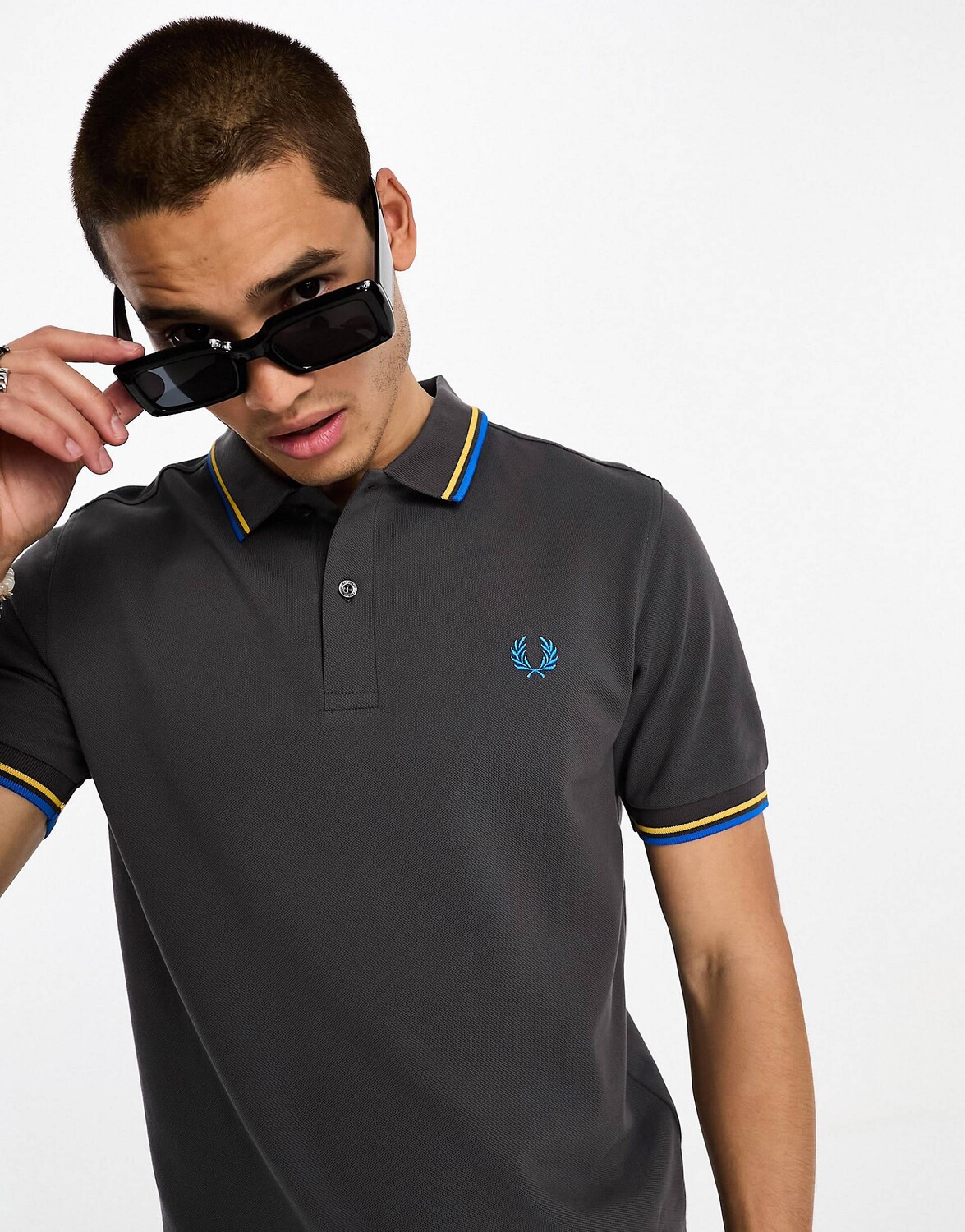 

Темно-серая рубашка поло с двумя отворотами Fred Perry