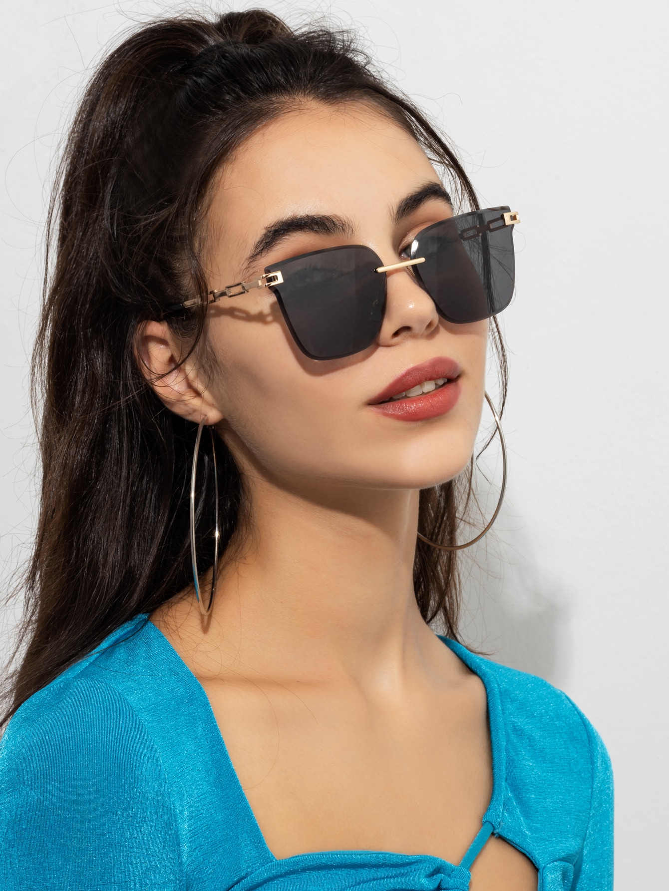 цена 1 шт. женские металлические квадратные декоративные солнцезащитные очки без оправы