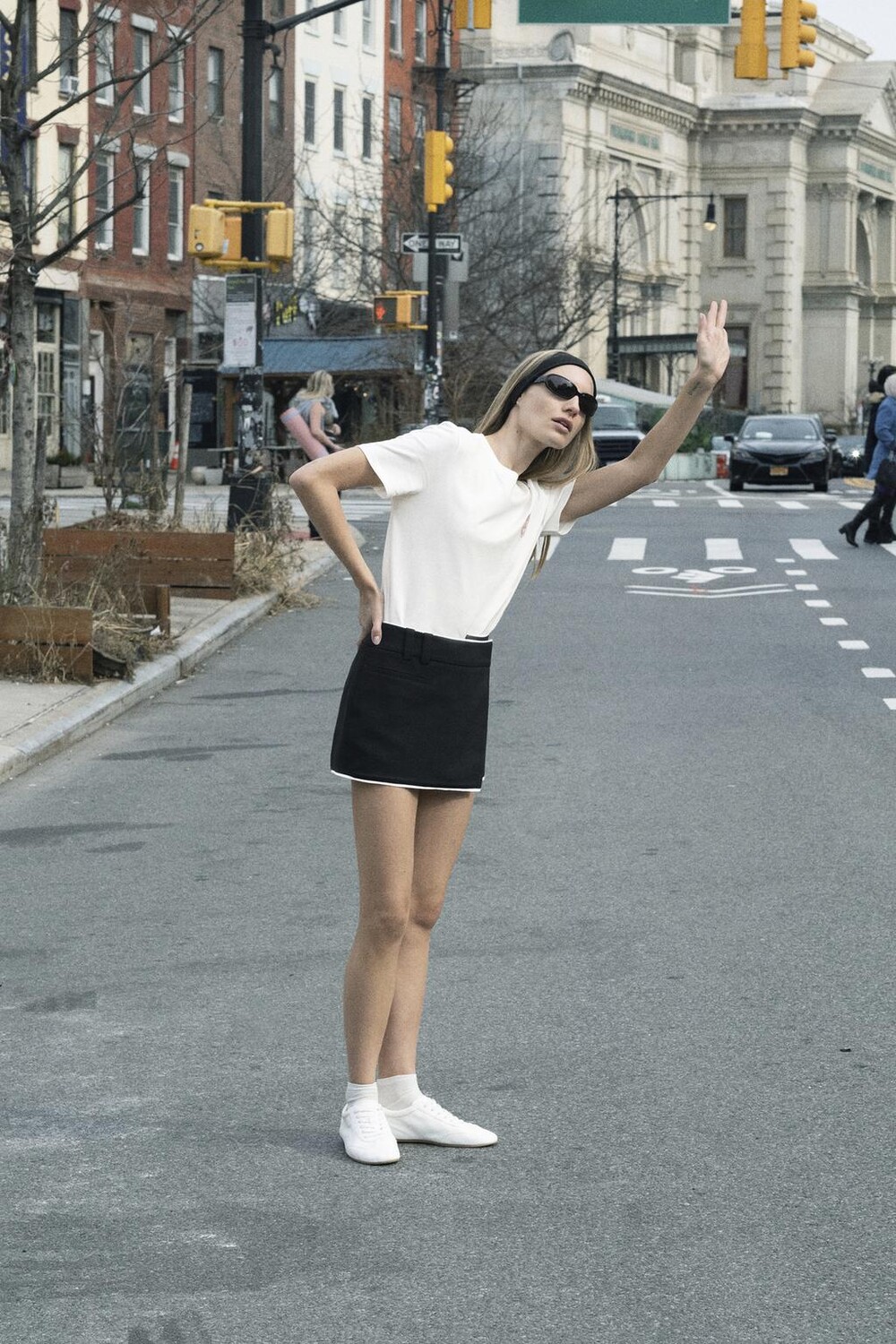 

Футболка с контрастным слоганом ZARA, белый