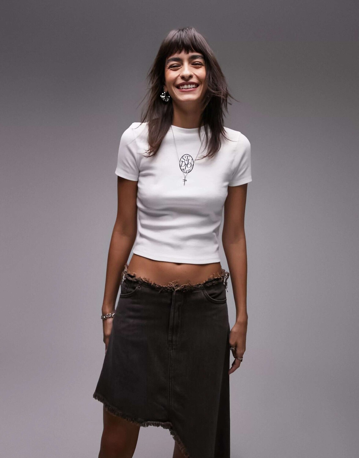 

Белая удлиненная футболка Topshop Graphic Studio 201 с вышивкой, Белый