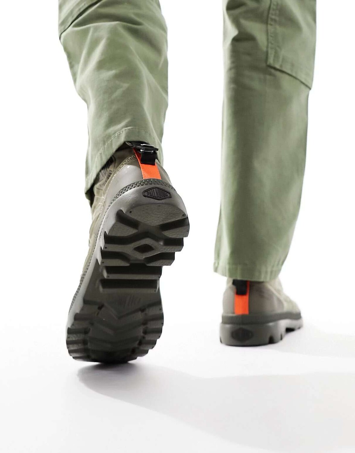 

Ботинки на шнуровке Palladium Pampa Travel lite цвета хаки