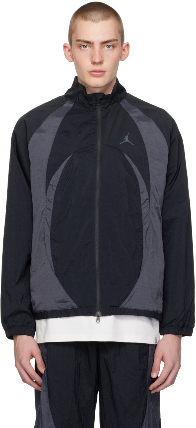 

Черно-серая куртка Sport Jam Nike Jordan