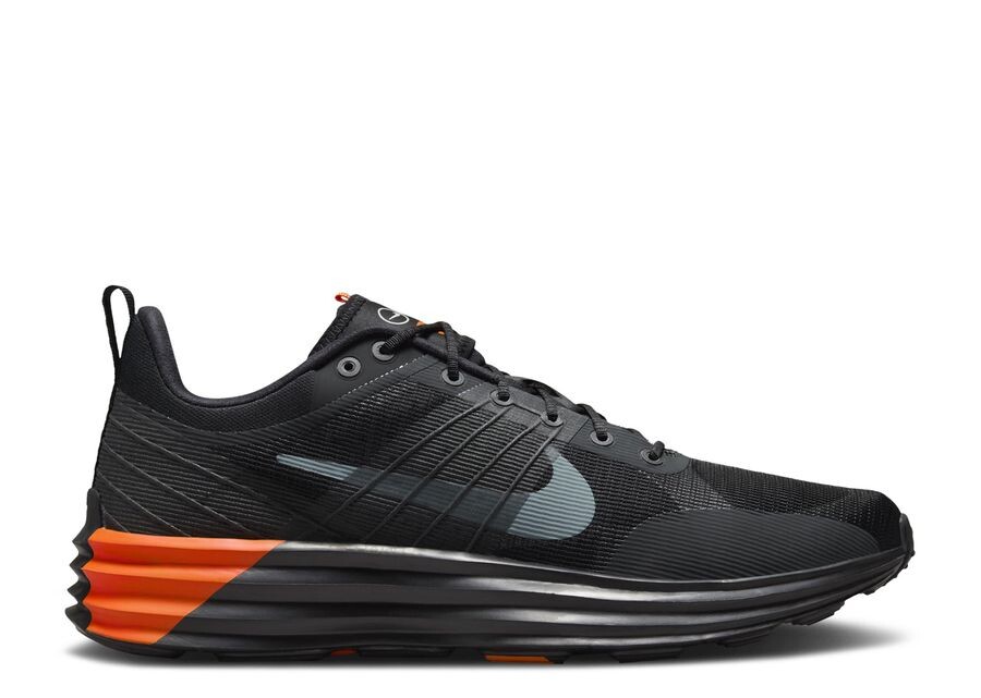 

Кроссовки Nike Lunar Roam, цвет Black Safety Orange