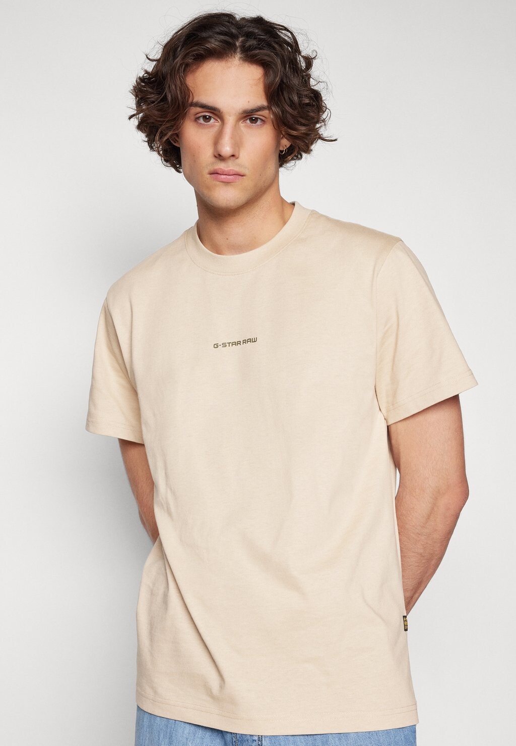 

Базовая футболка Center Chest Logo Loose G-Star, бежевыйк