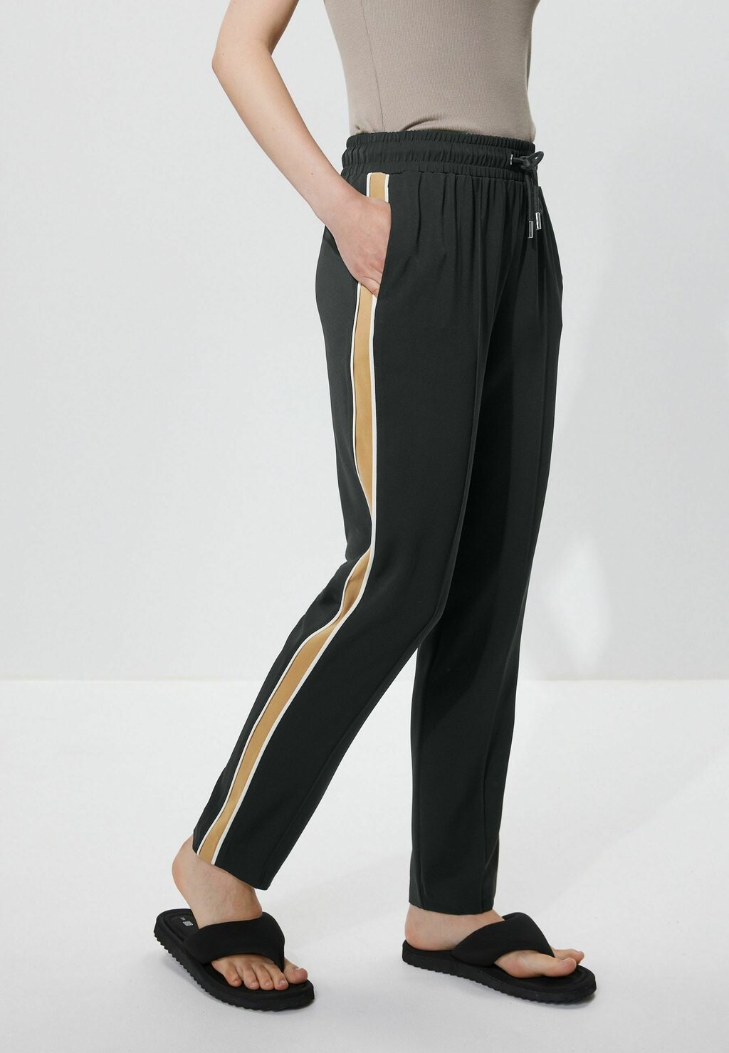 

Спортивные брюки TRACK TAPER TROUSERS Next, черный