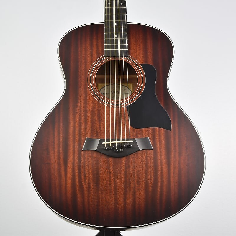 

Акустическая гитара Taylor 326e Baritone-8 Limited Edition Acoustic-Electric Guitar