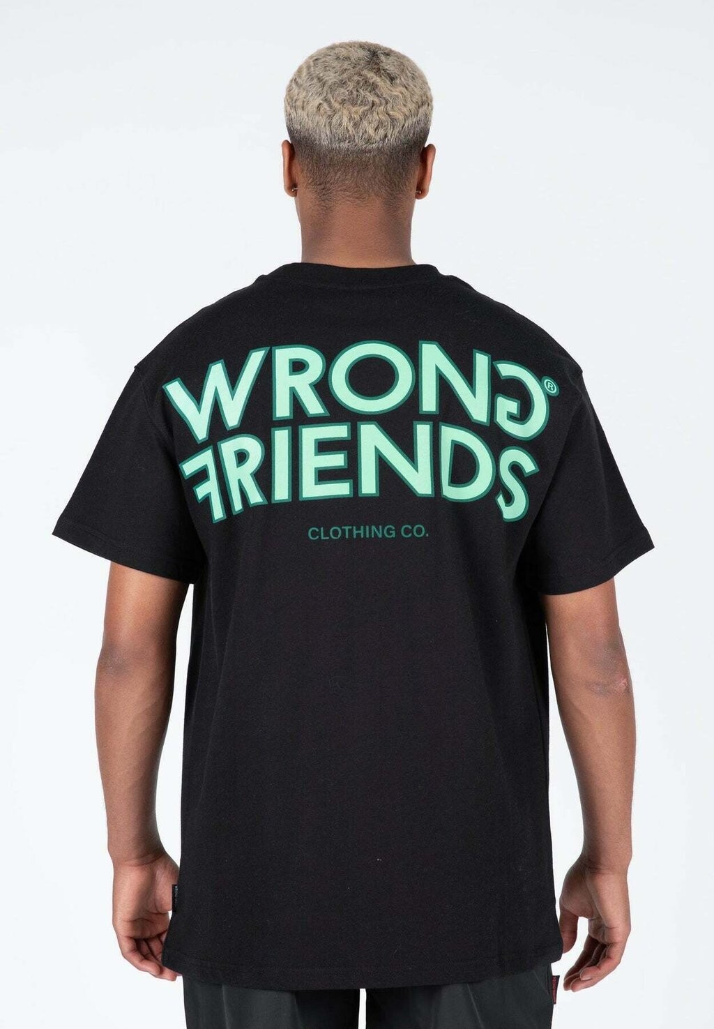 

Футболка с принтом Wrong Friends, черный