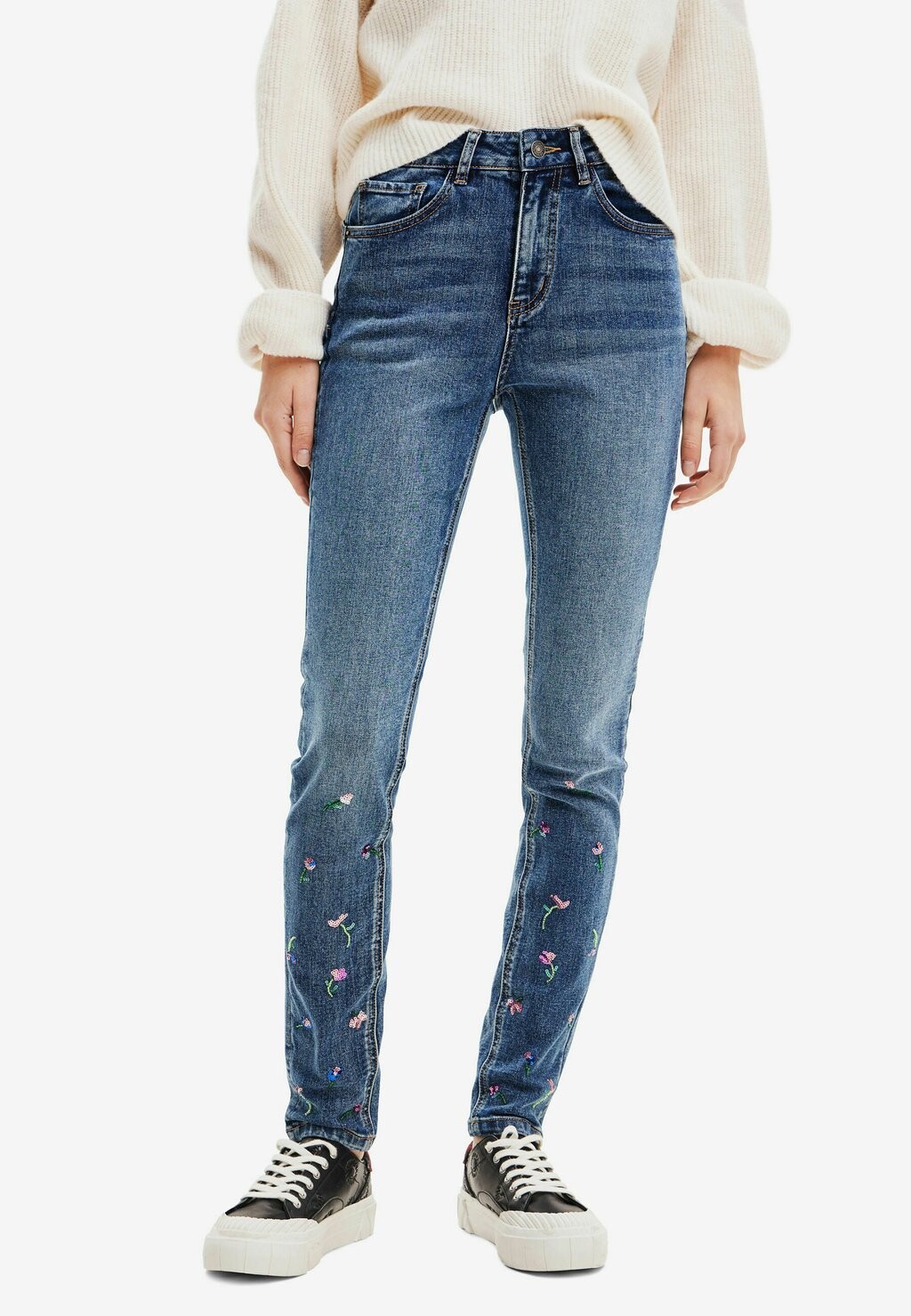 

Джинсы облегающего кроя Desigual