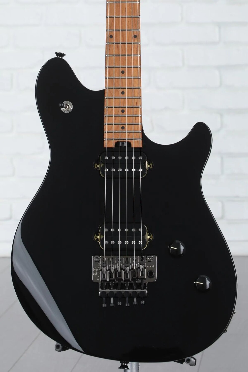 

Стандартная электрогитара EVH Wolfgang - глянцевый черный