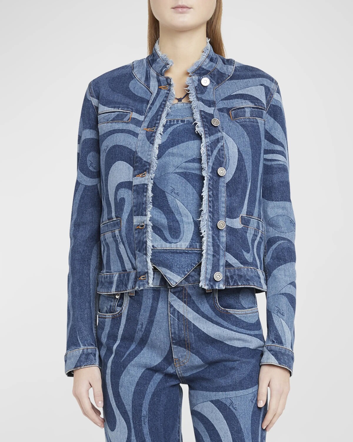 

Джинсовая куртка на пуговицах с завитковым принтом Emilio Pucci, цвет Blu/Medio