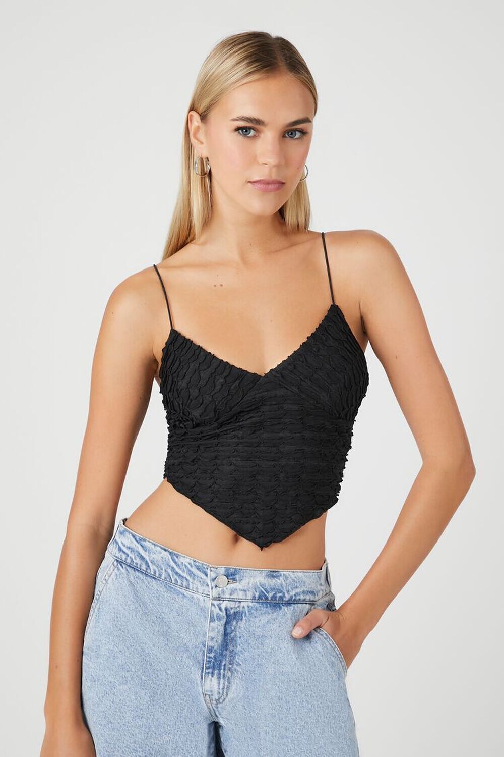 

Укороченная майка с текстурированным V-образным краем Forever 21, черный